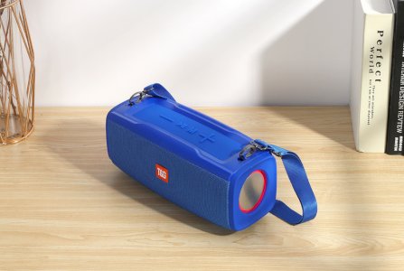 Wirelessly  bluetooth speaker and take turns playing powerful stereo sound